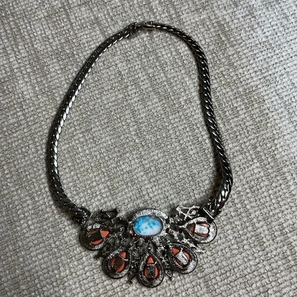 ⭐️ Beautiful Costume Jewelry set- necklace and earrings - Picture 6 of 9